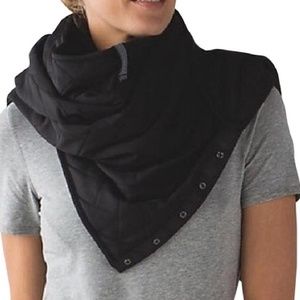 Lululemon Black Quilted Vinyasa Scarf